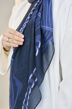 Chain tudung bawal print detail close up — Hana