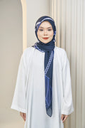 Chain printed bawal tudung front view full length — Hana