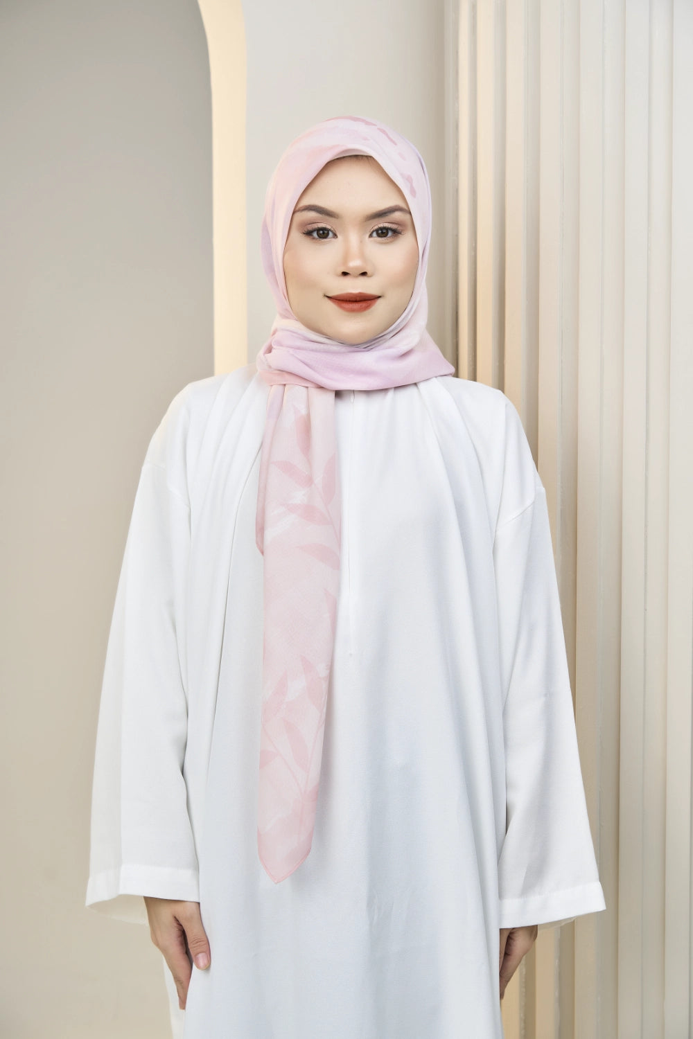 Misty Rose tudung bawal close up front styling — Hana