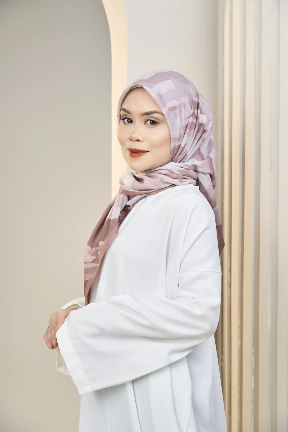 Rosy Brown printed bawal tudung side profile — Hana