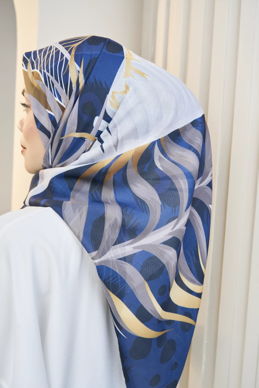 Fern tudung bawal front view styled — Hana