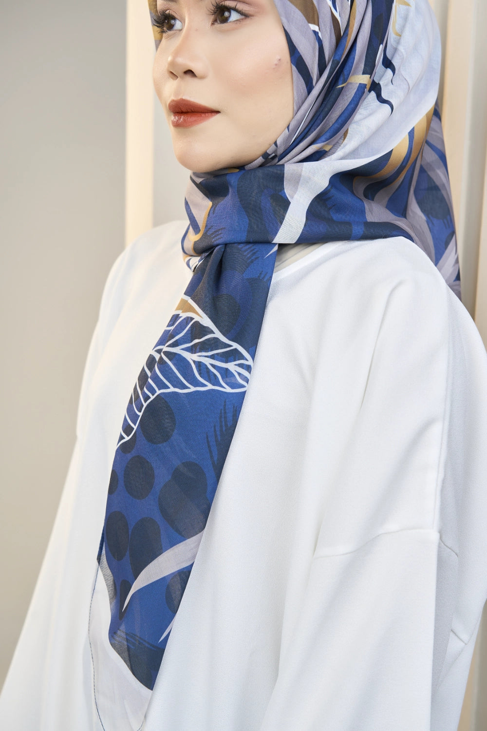 Fern printed bawal tudung side close up — Hana